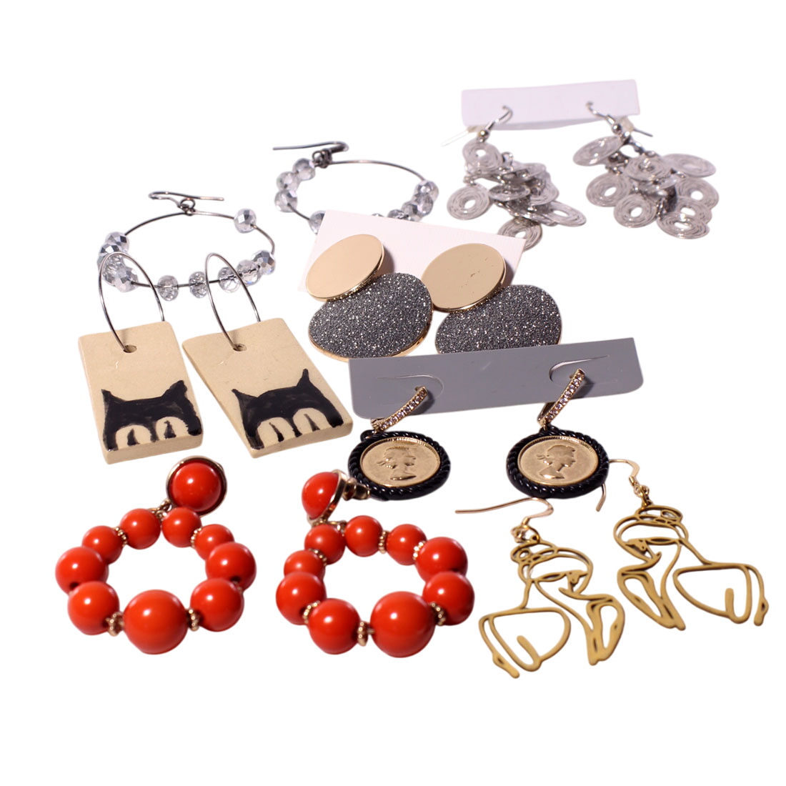 Sept paires de boucles d'oreille Bon état -  reconditionné disponible sur Label Emmaüs